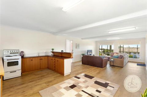 TASSIE SEASIDE SERENITY LAbode Accommodation - Accommodation Noosa 5