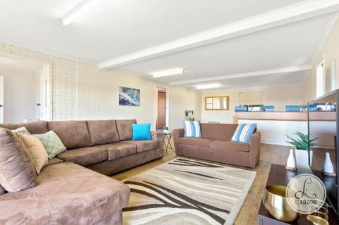 TASSIE SEASIDE SERENITY LAbode Accommodation - Accommodation Noosa 2
