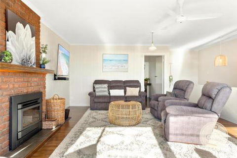 TASSIE SEASIDE SERENITY LAbode Accommodation - Accommodation Noosa 6