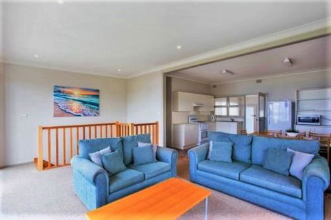Seaside Beach House 25 Seaside Pde - Accommodation Noosa 6