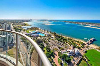 Luxury 3BR Apt With Incredible Views - Accommodation Noosa 6