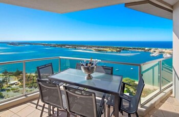 Luxury 3BR Apt With Incredible Views - Accommodation Noosa 5