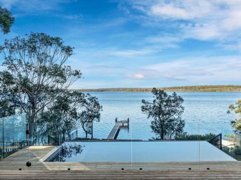 ESTUARY HOUSE Basin View 4pm Check Out Sundays - Accommodation Noosa 0