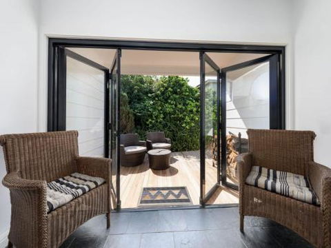 THE BEACH HOUSE Gerroa 4pm Check Out Sundays - Accommodation Noosa 3