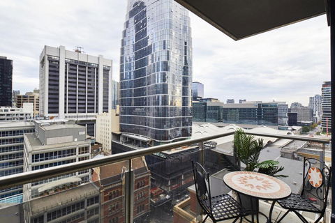2 Bdrm 2 Bthrm Apt With Parking In Central CBD - Accommodation Noosa 4