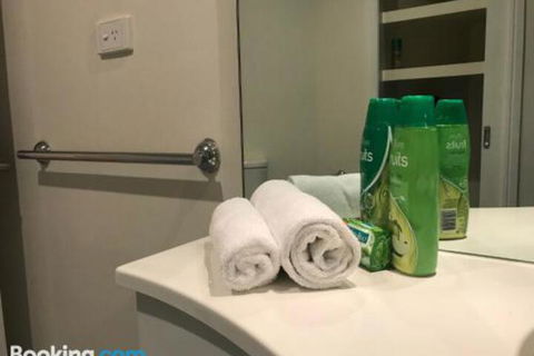 Townsville Strand Lighthouse Apartment 3 - Accommodation Noosa 2