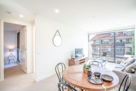 Poplar Apartments - Accommodation Noosa 2