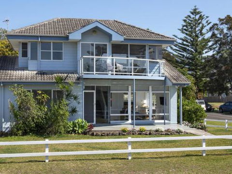AMETHYST Gerringong 4pm Check Out Sundays - Accommodation Noosa 0