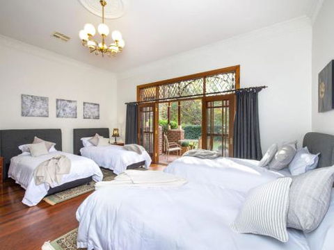 THE ELMS Berry Berry & Surrounds 4pm Check Out Sundays - Accommodation Noosa 6