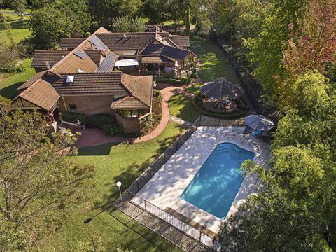 THE ELMS Berry Berry & Surrounds 4pm Check Out Sundays - Accommodation Noosa 2