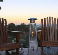 WHALE WATCH FOR FOUR Gerringong 4pm check out Sundays - Accommodation Noosa