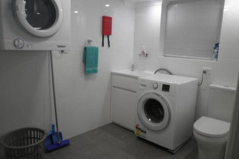 Almonta Apartments On The Water Front - Accommodation Noosa 4