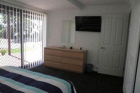 Almonta Apartments On The Water Front - Accommodation Noosa 5