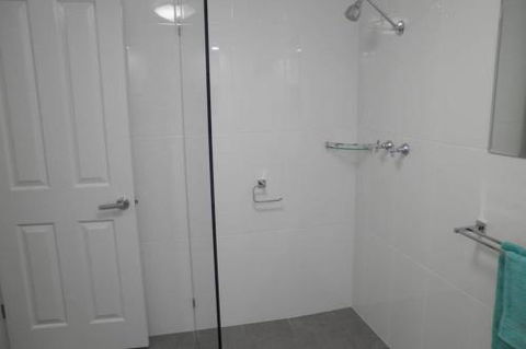 Almonta Apartments On The Water Front - Accommodation Noosa 6