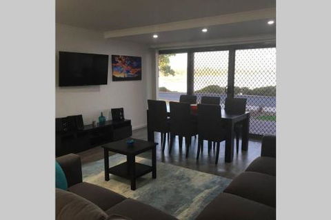 Almonta Apartments On The Water Front - Accommodation Noosa 2