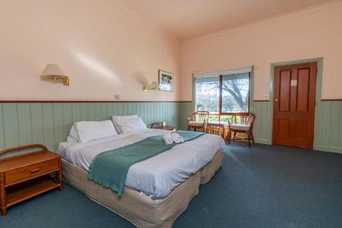 Acheron Valley Lakefront Cottages - Accommodation Noosa 0