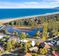 BOMBORA Gerroa 4pm check out Sundays - Accommodation Noosa