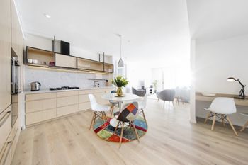 City With A Twist Of Lemon Rejuvenate Stays - Accommodation Noosa 1