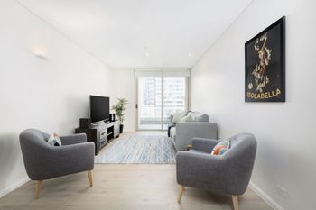 City With A Twist Of Lemon Rejuvenate Stays - Accommodation Noosa 2