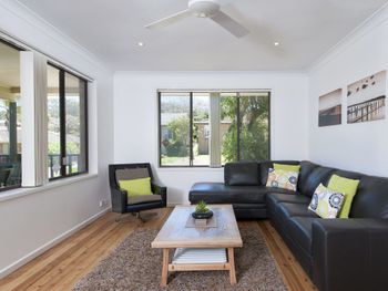 Blue Swimmer 33 Danalene Parade - Accommodation Noosa 0