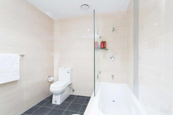Executive Designer Apartment With Pool + Parking - Accommodation Noosa 6
