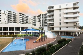 Executive Designer Apartment With Pool + Parking - Accommodation Noosa 3