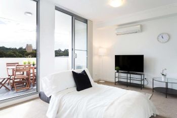 Executive Designer Apartment With Pool + Parking - Accommodation Noosa 4