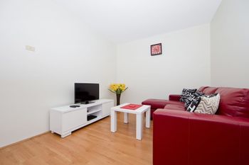 Thurlow Avenue Unit 3 / 09 - Accommodation Noosa 0