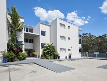 Shoal Bay Beachclub Level 1 Bayside 12 - Accommodation Noosa 0
