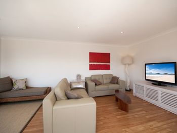 Endeavour Unit 3 / 13 Ondine Close - Accommodation Noosa 0