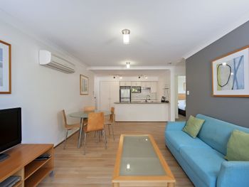 Shoal Bay Beachclub Level 1 Bayside 14 - Accommodation Noosa 0