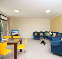 St George Unit 8 / 19 Weatherly Close - Accommodation Noosa
