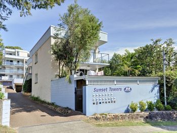 Sunset Towers Unit 6 / 25 Donald Street - Accommodation Noosa 1