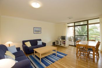 St George Unit 4 Nelson Bay - Accommodation Noosa 0