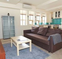 2 beds 2 baths FREE car park. Behind State Library - Accommodation Noosa