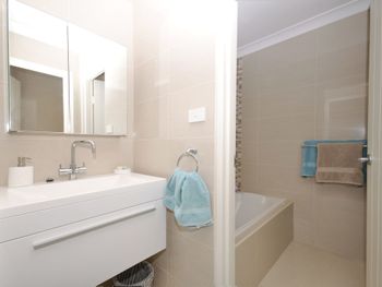Nicholli Bay Parklands Unit 32 2 Gowrie Avenue - Accommodation Noosa 1