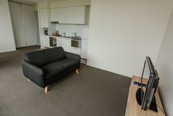 Watt Street 1 BR Apartment W Ocean Views - Accommodation Noosa 5