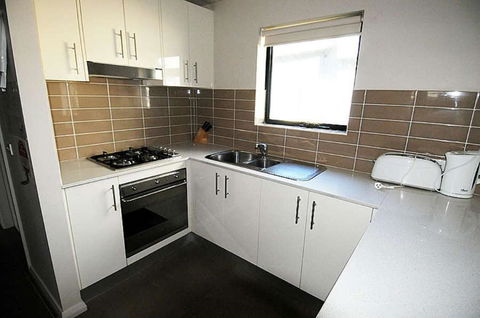 Blues Air 4 - Accommodation Noosa 2
