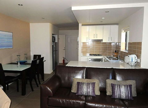 Blues Air 4 - Accommodation Noosa 1
