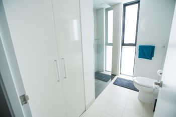 Spacious Apartment Close To Melbourne CBD - Accommodation Noosa 5