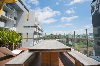 Spacious Apartment Close To Melbourne CBD - Accommodation Noosa 4