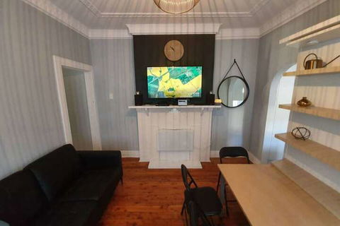 Incredible Location 2 Bedroom Bondi Beach Apartment - Accommodation Noosa 5