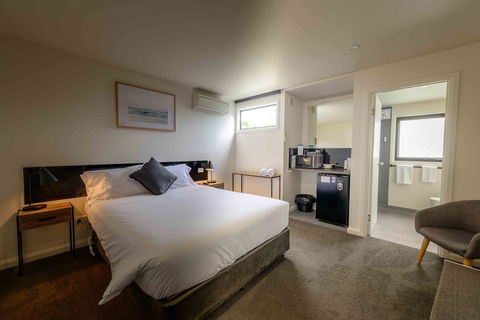Georges Bay Apartments - Accommodation Noosa 2