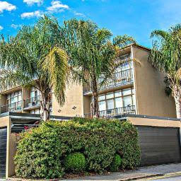 Adelaide DressCircle Apartments - Ward St - Accommodation Noosa 2