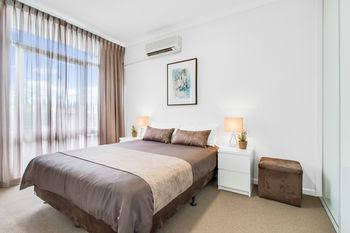 Adelaide DressCircle Apartments - Ward St - Accommodation Noosa 1