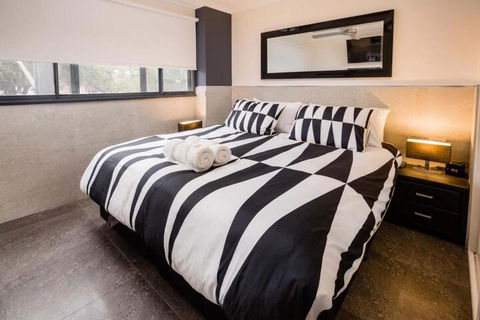 Nautilos On The Harbour - Accommodation Noosa 7