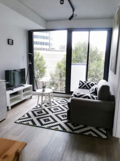 Carlson CBD Apartments - Accommodation Noosa 3