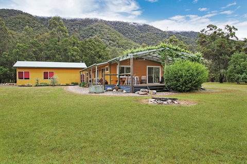 Feathertop Views And Dorm - Accommodation Noosa 2