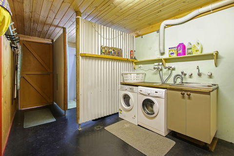 Feathertop Views And Dorm - Accommodation Noosa 4