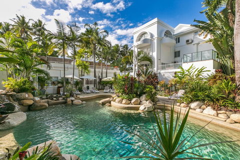 Poolside Apt In Alamanda Beachfront Resort 67 - Accommodation Noosa 1